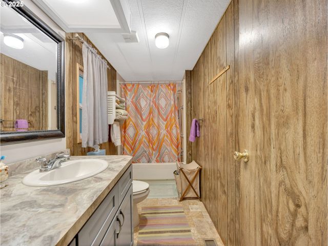 32700 Se LEEWOOD Ln 108, Boring, OR 97009