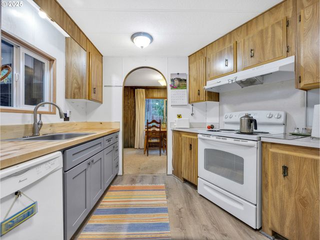 32700 Se LEEWOOD Ln 108, Boring, OR 97009