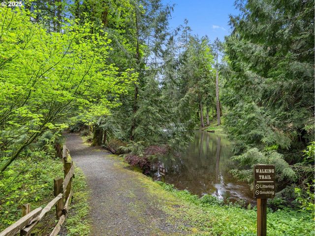 32700 Se LEEWOOD Ln 108, Boring, OR 97009