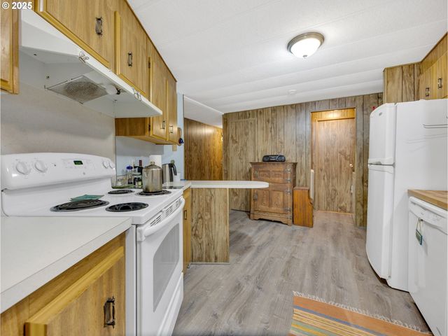 32700 Se LEEWOOD Ln 108, Boring, OR 97009