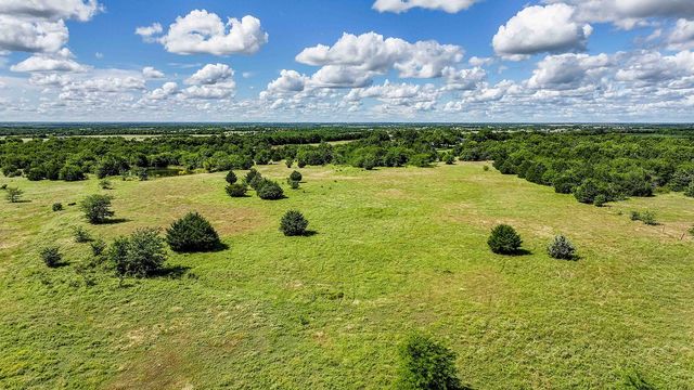 4 County Road 1104, Celeste, TX 75423