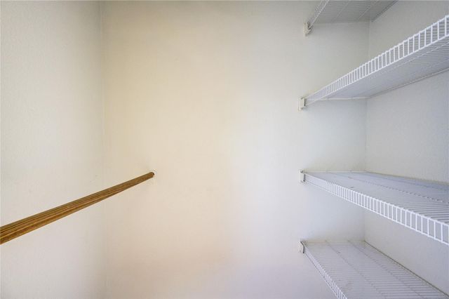 3055 Walnut Bend Lane 21, Houston, TX 77042