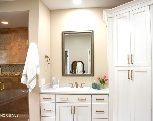 4536 Dovewood Lane, Sylvania, OH 43560