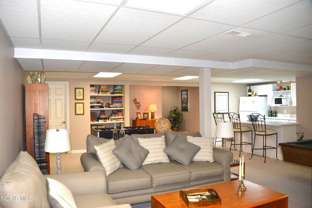 4536 Dovewood Lane, Sylvania, OH 43560