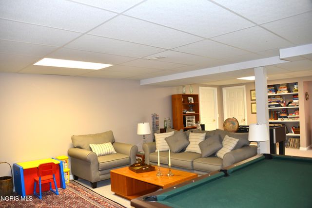 4536 Dovewood Lane, Sylvania, OH 43560