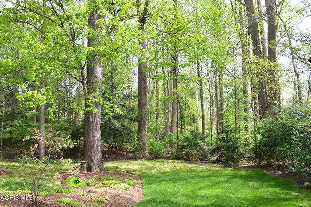 4536 Dovewood Lane, Sylvania, OH 43560