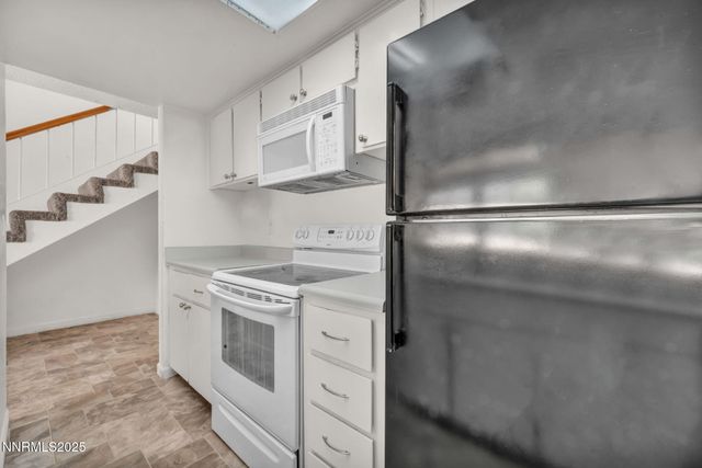 1560 Steven Court, Sparks, NV 89431