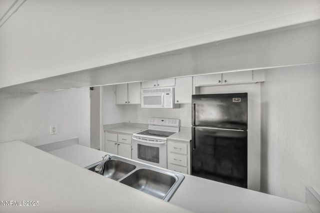 1560 Steven Court, Sparks, NV 89431