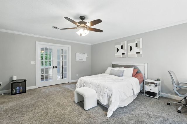 26 Briarwood Lane, Bettendorf, IA 52722