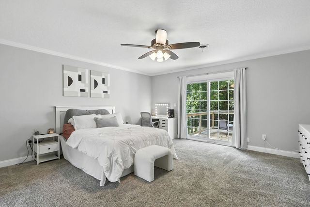 26 Briarwood Lane, Bettendorf, IA 52722