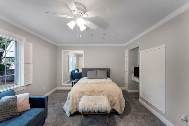 26 Briarwood Lane, Bettendorf, IA 52722