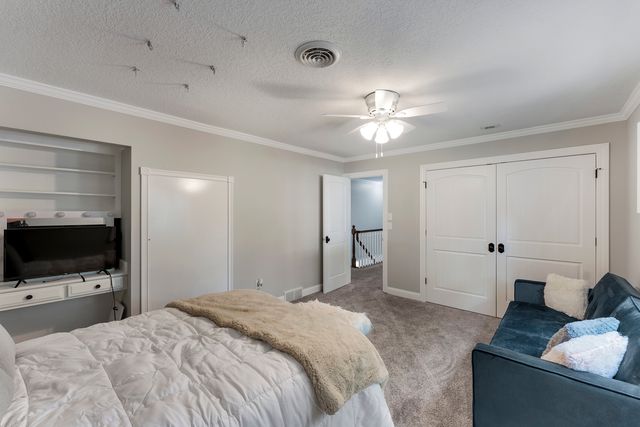 26 Briarwood Lane, Bettendorf, IA 52722