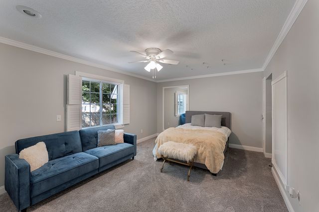 26 Briarwood Lane, Bettendorf, IA 52722