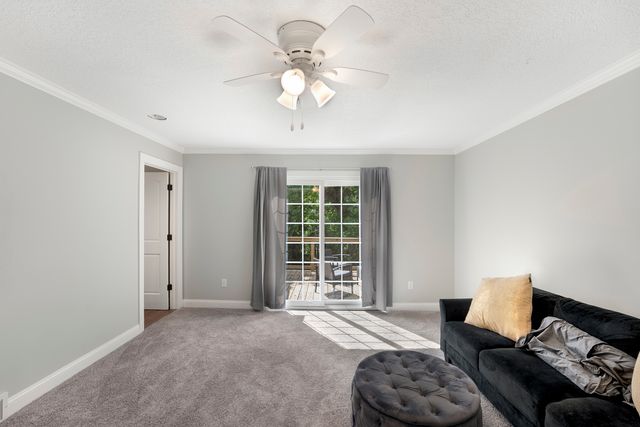 26 Briarwood Lane, Bettendorf, IA 52722