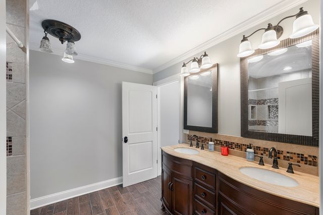 26 Briarwood Lane, Bettendorf, IA 52722