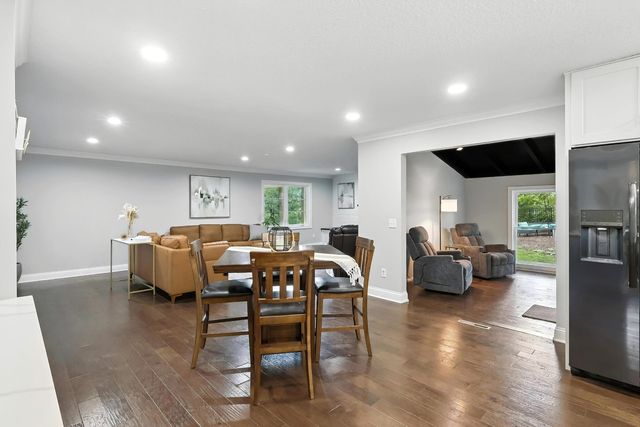 26 Briarwood Lane, Bettendorf, IA 52722