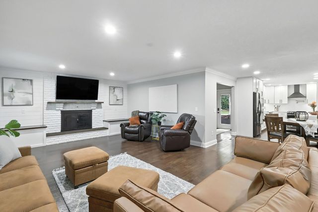 26 Briarwood Lane, Bettendorf, IA 52722