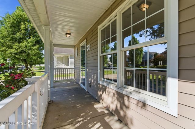 6101 Maravian Dr, Louisville, KY 40258