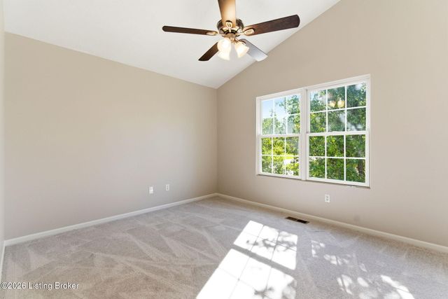 6101 Maravian Dr, Louisville, KY 40258