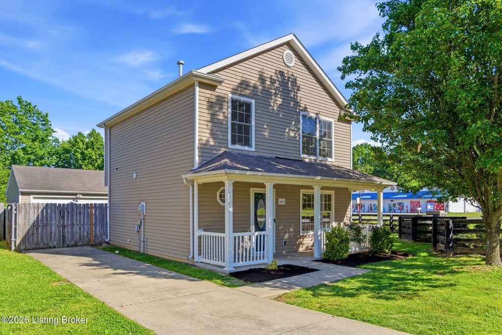 6101 Maravian Dr, Louisville, KY 40258