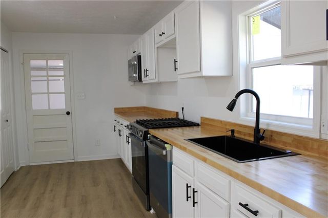 5419 FIELDGREEN DR, Stone Mountain, GA 30088