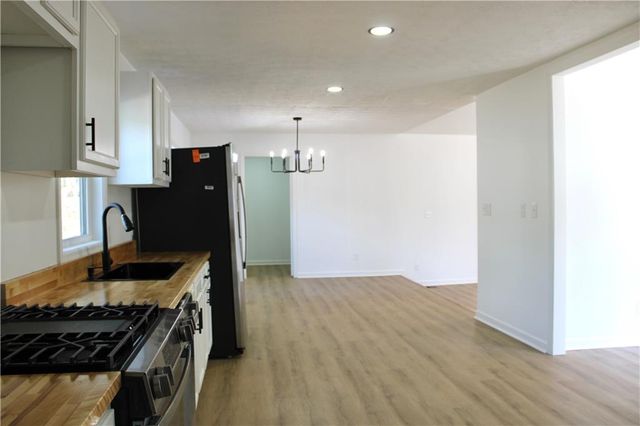 5419 FIELDGREEN DR, Stone Mountain, GA 30088