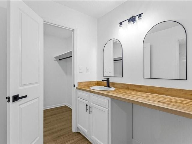 5419 FIELDGREEN DR, Stone Mountain, GA 30088