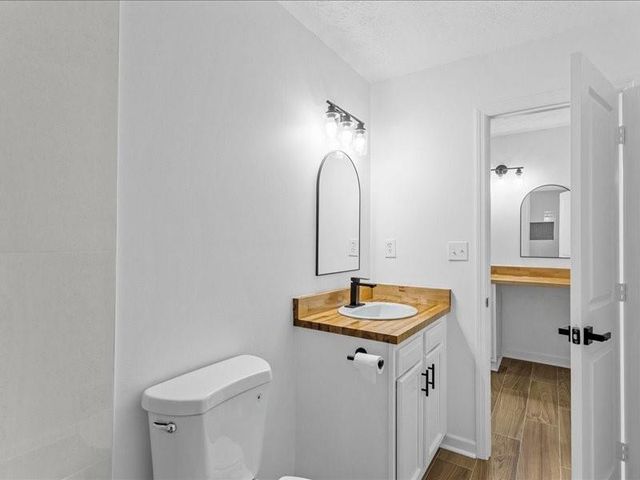 5419 FIELDGREEN DR, Stone Mountain, GA 30088