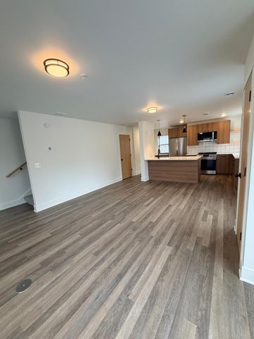 131 W 46th Street, Minneapolis, MN 55419