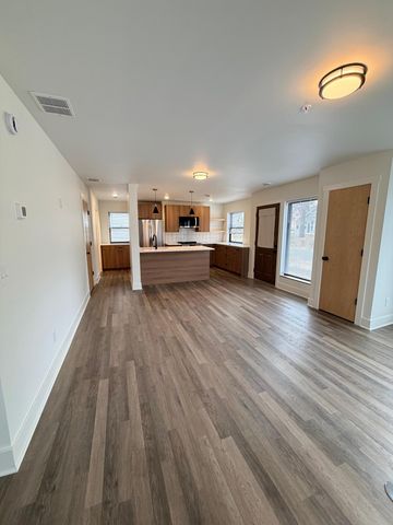 131 W 46th Street, Minneapolis, MN 55419