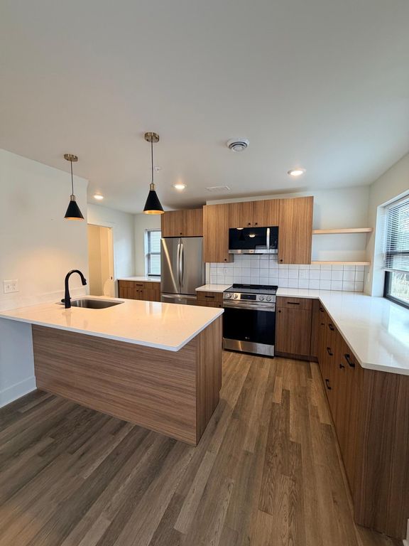 131 W 46th Street, Minneapolis, MN 55419