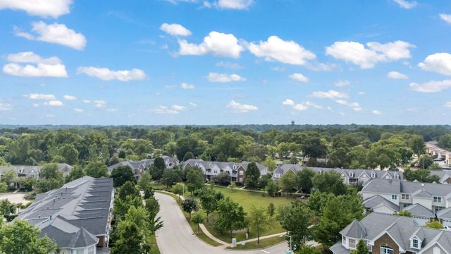 1882 Keystone Place 1882, Schaumburg, IL 60193