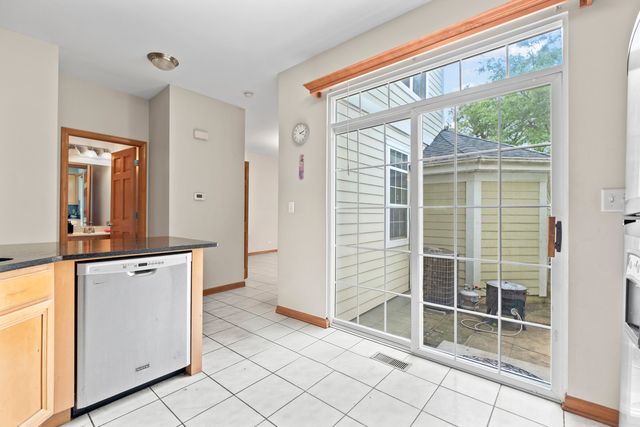 1882 Keystone Place 1882, Schaumburg, IL 60193