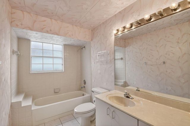 6121 Bay Isles Drive, Boynton Beach, FL 33437