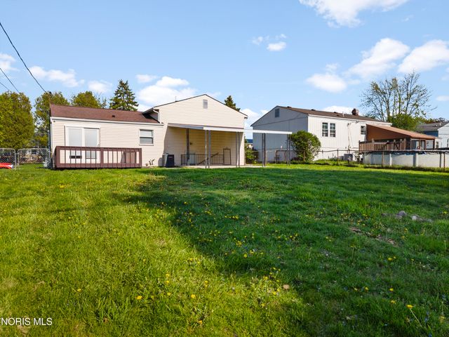 2412 Bedford Lane, Northwood, OH 43619
