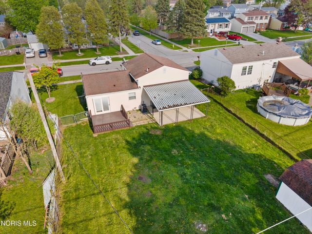2412 Bedford Lane, Northwood, OH 43619