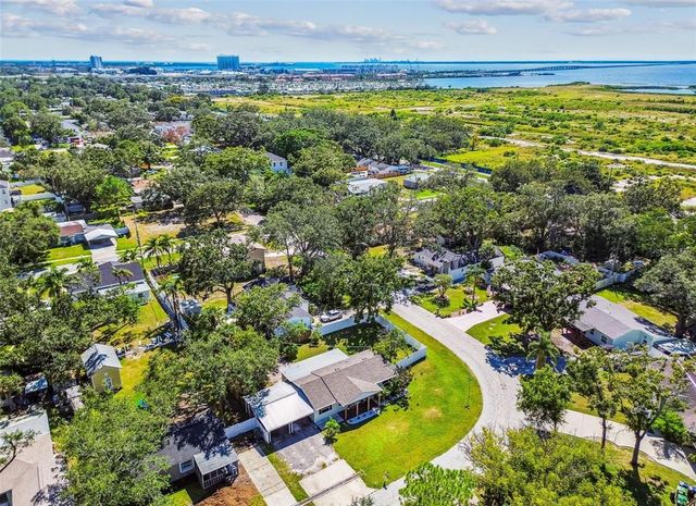 4726 W KNIGHTS AVENUE, Tampa, FL 33611