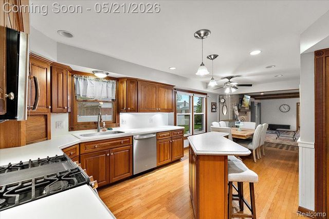 8785 Annsbury Drive, Shelby Charter Township, MI 48316