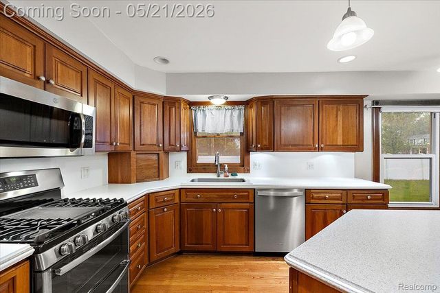 8785 Annsbury Drive, Shelby Charter Township, MI 48316