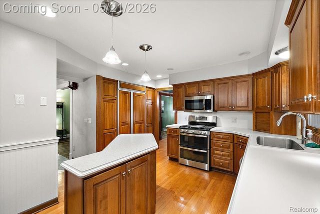 8785 Annsbury Drive, Shelby Charter Township, MI 48316