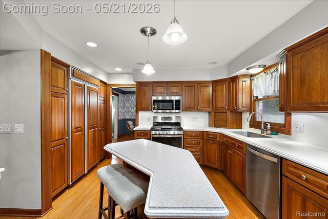 8785 Annsbury Drive, Shelby Charter Township, MI 48316