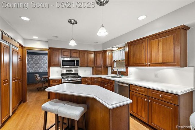 8785 Annsbury Drive, Shelby Charter Township, MI 48316