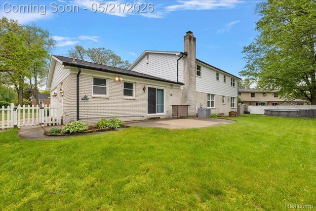 8785 Annsbury Drive, Shelby Charter Township, MI 48316