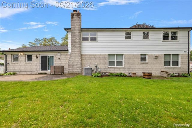 8785 Annsbury Drive, Shelby Charter Township, MI 48316