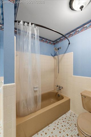 8785 Annsbury Drive, Shelby Charter Township, MI 48316