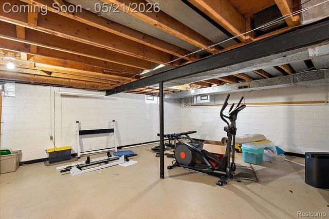 8785 Annsbury Drive, Shelby Charter Township, MI 48316