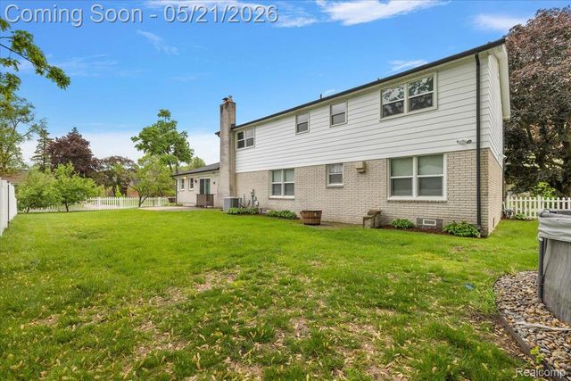 8785 Annsbury Drive, Shelby Charter Township, MI 48316