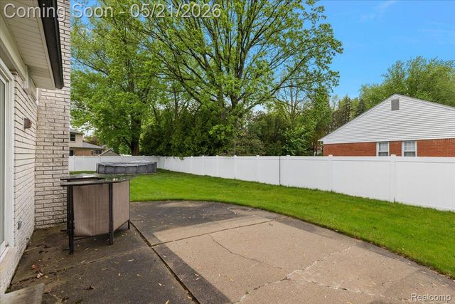 8785 Annsbury Drive, Shelby Charter Township, MI 48316