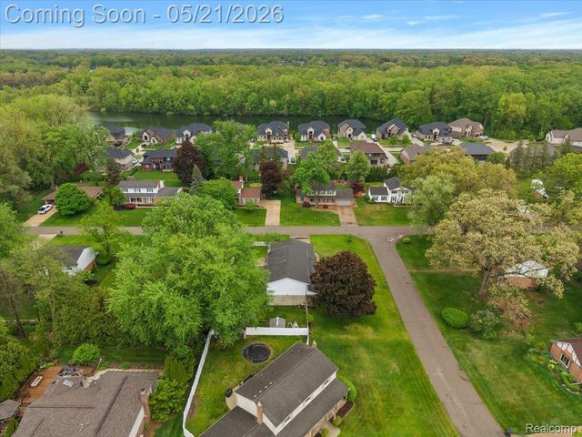 8785 Annsbury Drive, Shelby Charter Township, MI 48316
