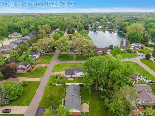 8785 Annsbury Drive, Shelby Charter Township, MI 48316